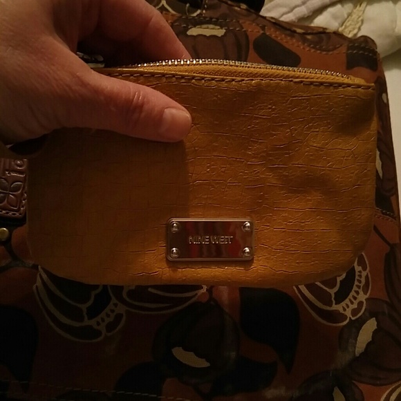 🔴SOLD🔴 Nine West Leather Wristlet - Picture 2 of 5